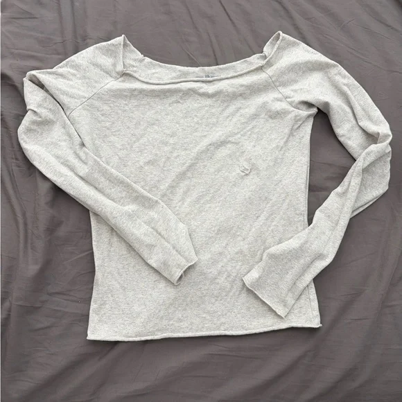 Off the shoulder top - Picture 2 of 4